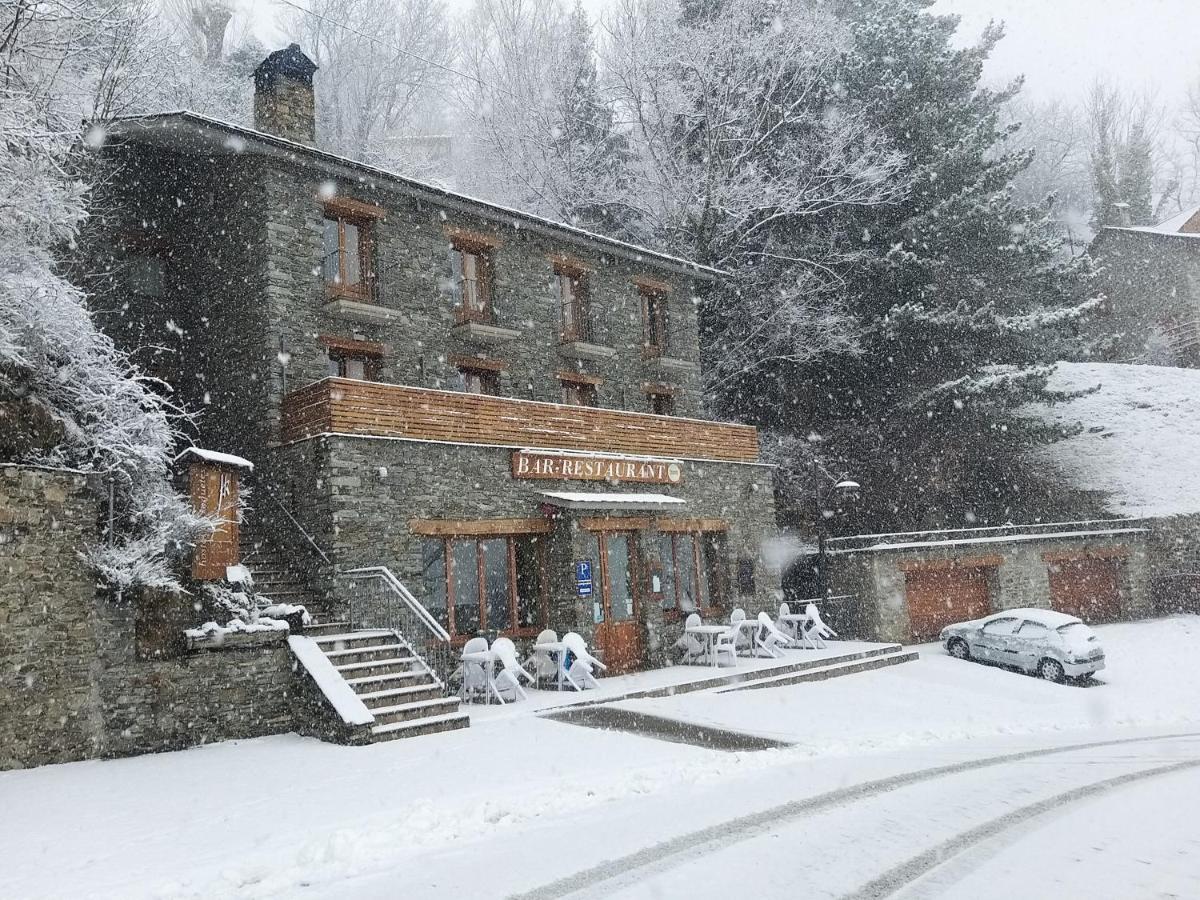 Hostal Les Roquetes Queralbs Exterior photo